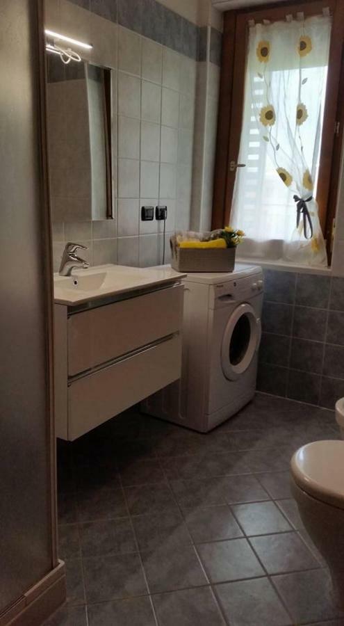 Sunflower House Ieo Ripamonti ميلان المظهر الخارجي الصورة